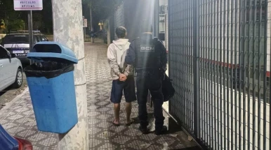 GCM prende foragido da Justiça na Vila São José GCM prende foragido da Justiça na Vila São José