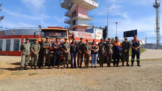 Defesa Civil realiza ação educativa com jovens do Grupamento Florestal Paulista