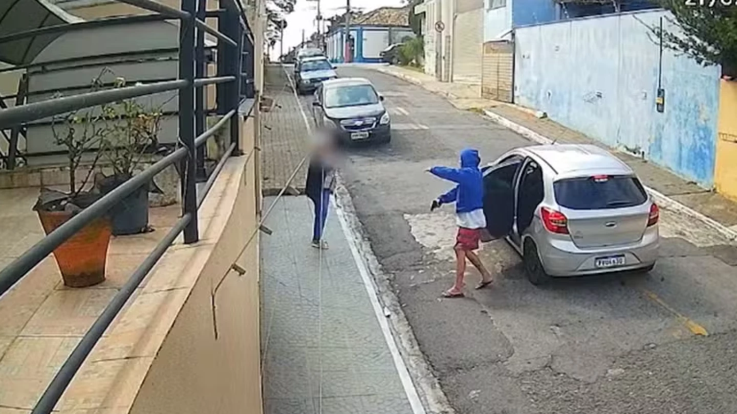 Criminosos se passam por motorista de aplicativo para assaltar idosa, em Taubaté