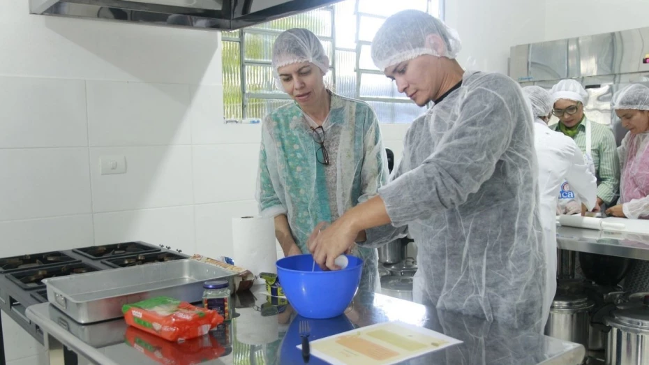 Projeto Cozinhalimento realiza curso de aproveitamento integral dos alimentos