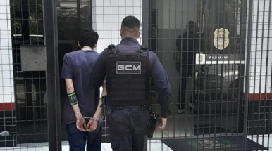Homem é detido suspeito de iniciar queimada às margens da estrada do Itapecerica