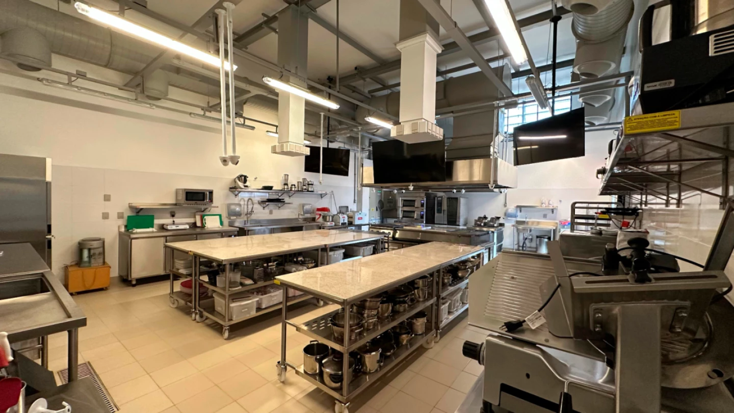 Senac Taubaté moderniza cozinha pedagógica e retoma cursos de Gastronomia e Nutrição