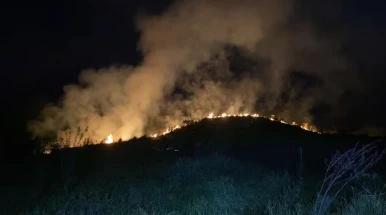 Incêndio de grandes proporções queima 100 mil m² de mata em Taubaté