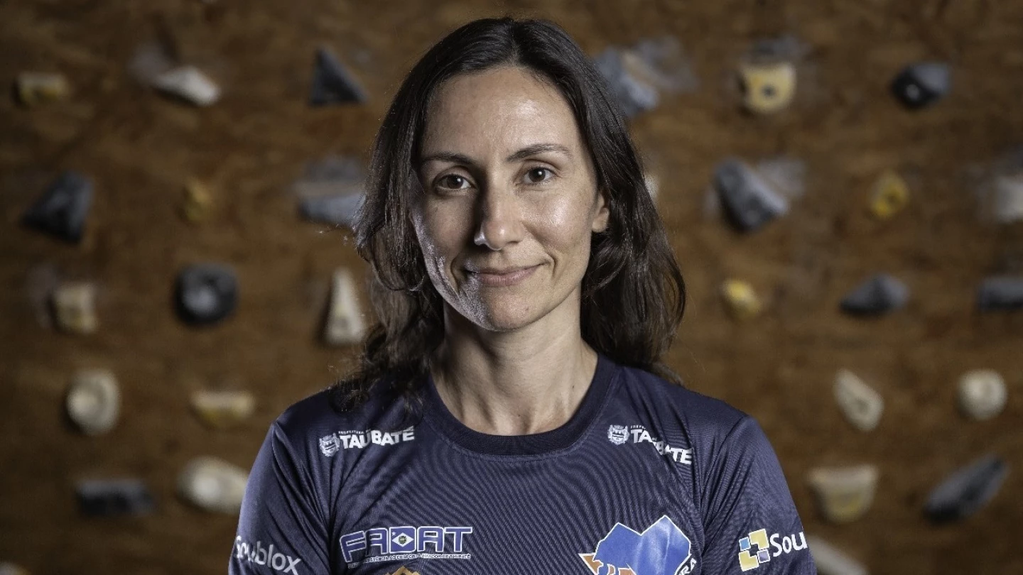 Atleta de Taubaté, Marina Dias busca bicampeonato no Mundial de Paraescalada