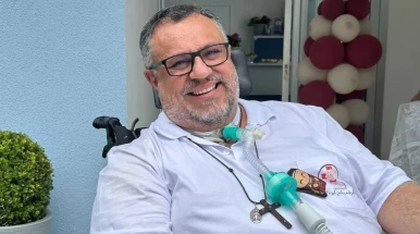 Padre Márlon Múcio volta a ser internado na UTI após ter problemas na traqueostomia Padre Márlon Múcio volta a ser internado na UTI após ter problemas na traqueostomia