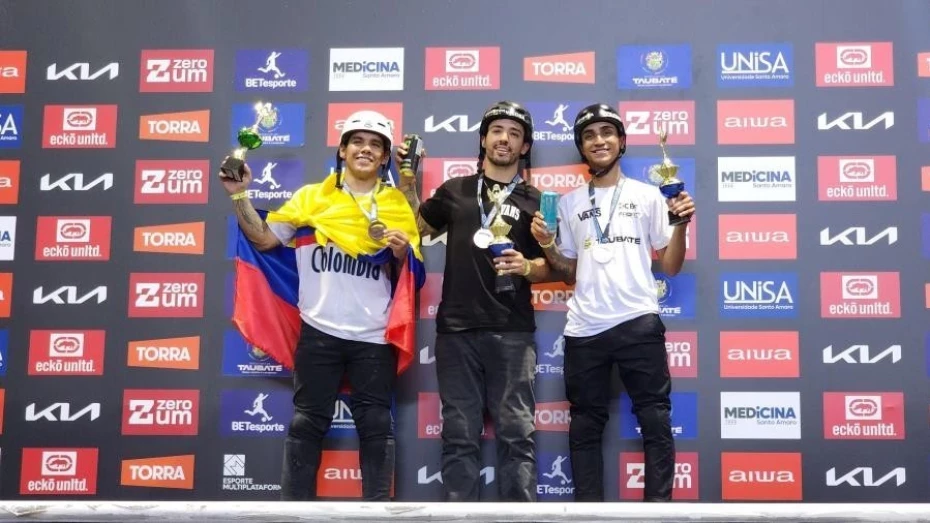 Copa de BMX lota ginásio em Taubaté e termina com campeão olímpico em primeiro e 'Bala Loka' em segundo Copa de BMX lota ginásio em Taubaté e termina com campeão olímpico em primeiro e 'Bala Loka' em segundo