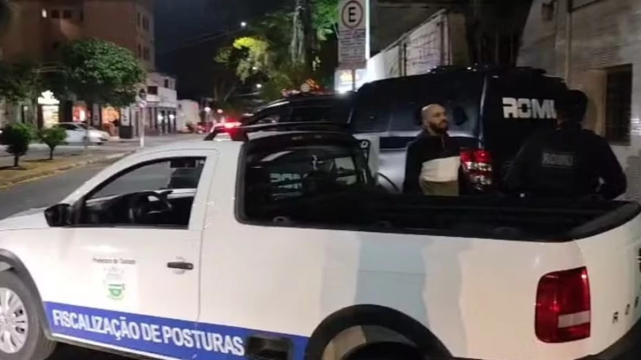 Duas pessoas são levadas à delegacia por suspeita de falsificação de bebidas em Taubaté Duas pessoas são levadas à delegacia por suspeita de falsificação de bebidas em Taubaté