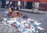 Moradores reclamam de sujeira e mau cheiro após feira em Taubaté