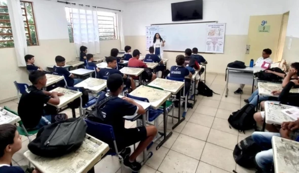 Taubaté: Secretaria de Saúde promove ações de conscientização sobre Outubro Rosa em escolas municipais