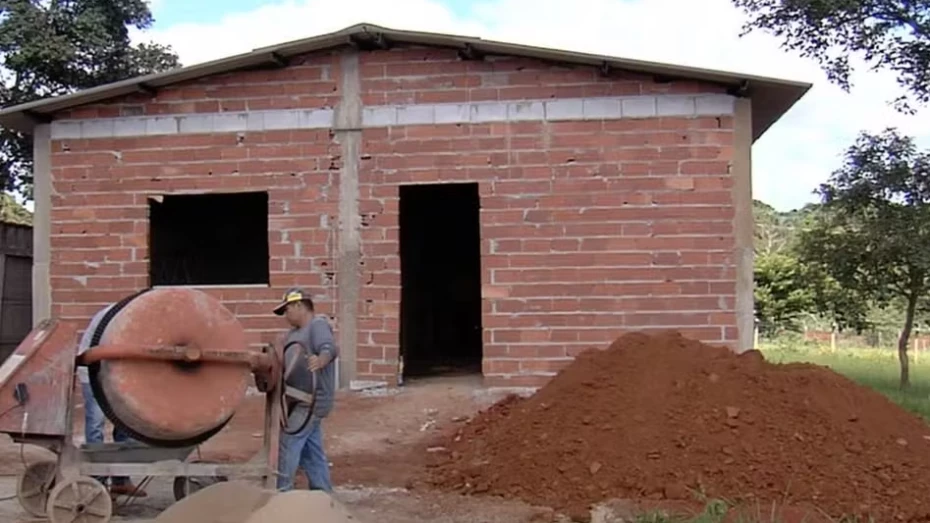 Taubaté tem mais de 8 mil famílias na fila por moradia Taubaté tem mais de 8 mil famílias na fila por moradia