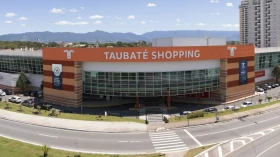 Taubaté Shopping inicia as celebrações de Natal e aniversário com atrações infantis e tarde de samba