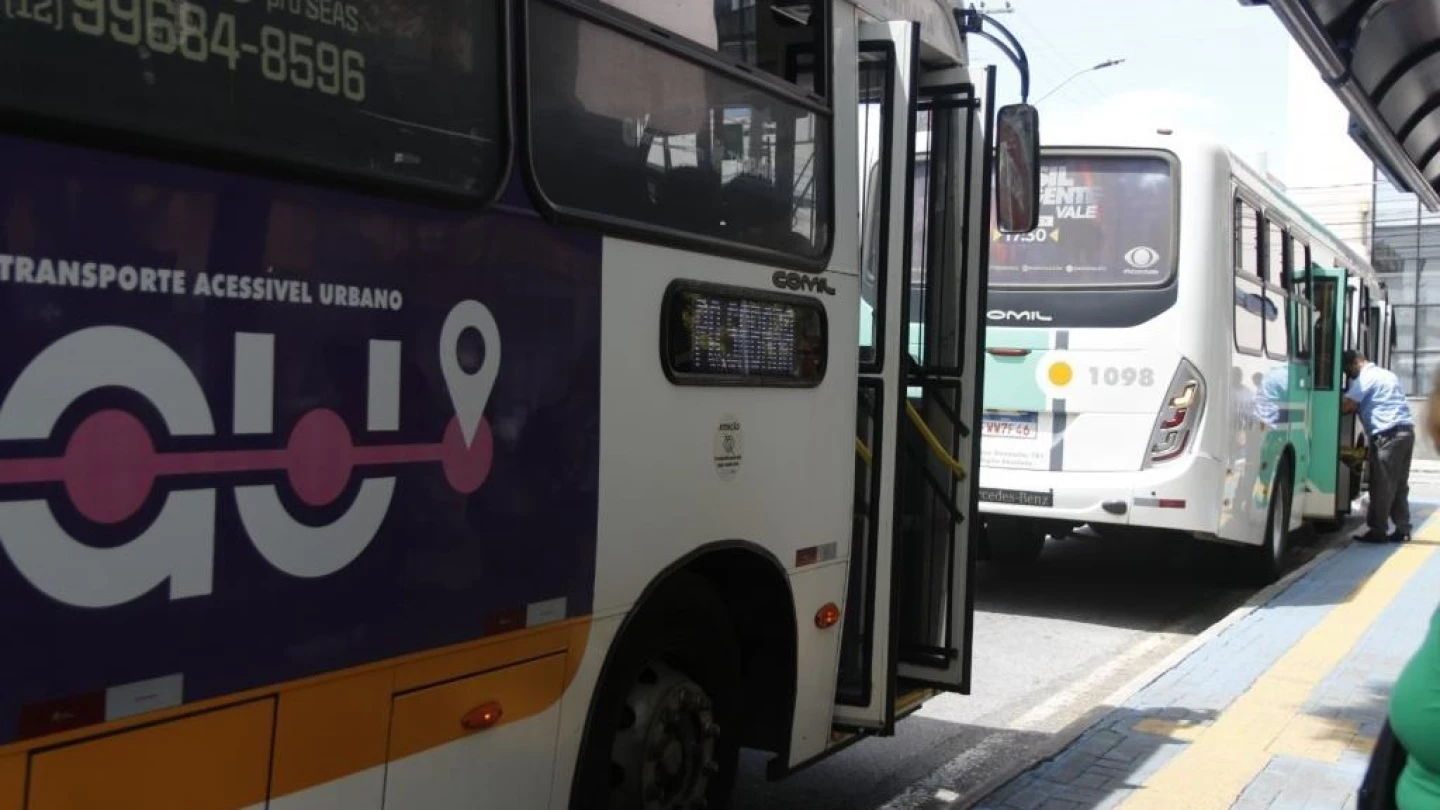 Linha 10 do transporte coletivo tem mudança de horários