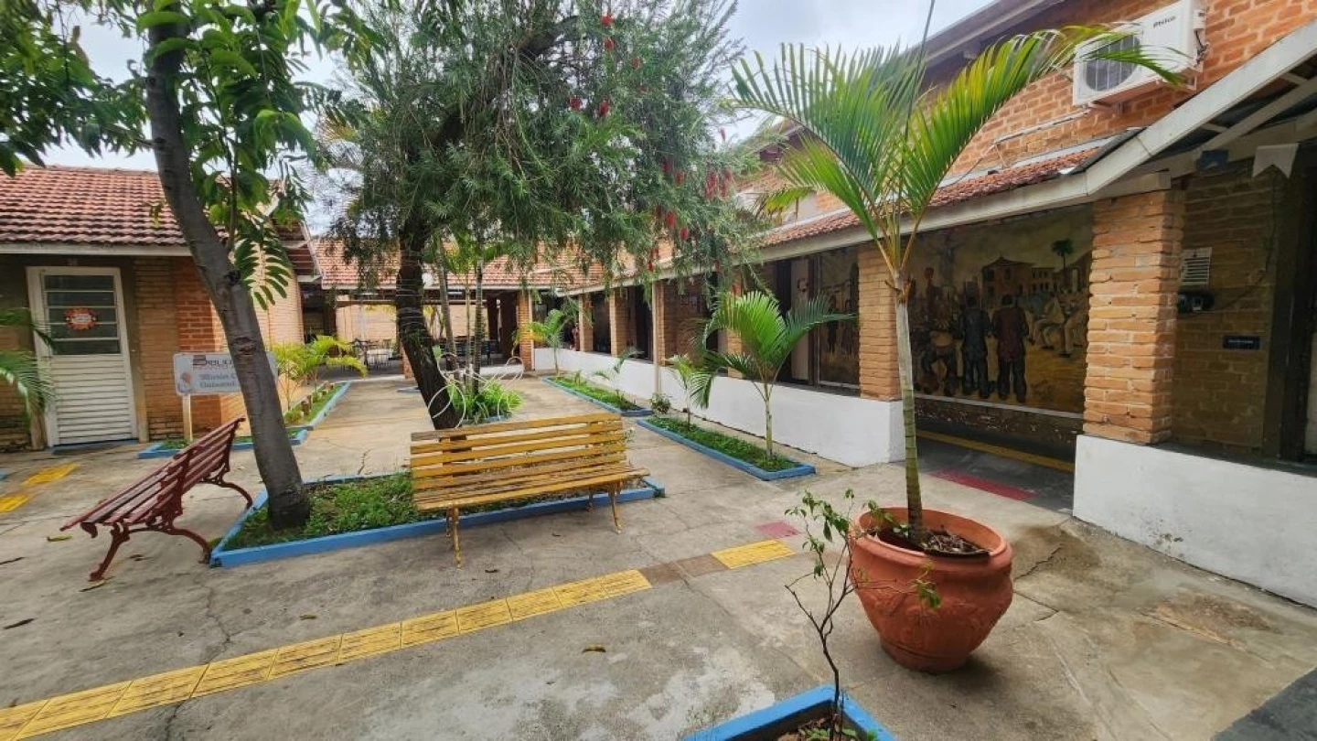 Prefeitura assina termo de doação para obras no teatro do Centro Cultural na Praça Cel. Vitoriano