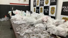 Polícia apreende três tonéis com mais de 17 kg de drogas durante operação em Taubaté