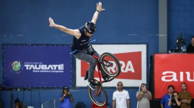Taubaté recebe Cresol Base Fest de BMX Freestyle com atletas internacionais no Parque do Itaim