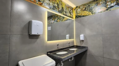 Prefeitura conclui reforma dos banheiros externos do Mercado Municipal