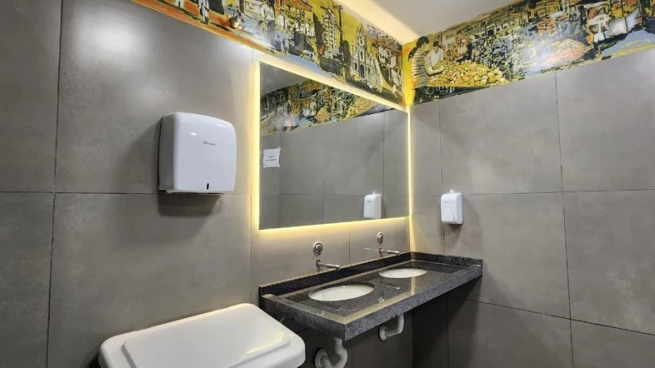 Prefeitura conclui reforma dos banheiros externos do Mercado Municipal