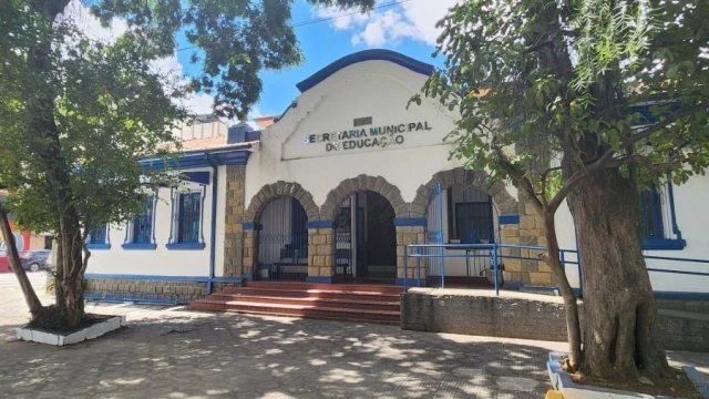 Escolas da rede municipal têm horário especial de atendimento na secretaria em janeiro