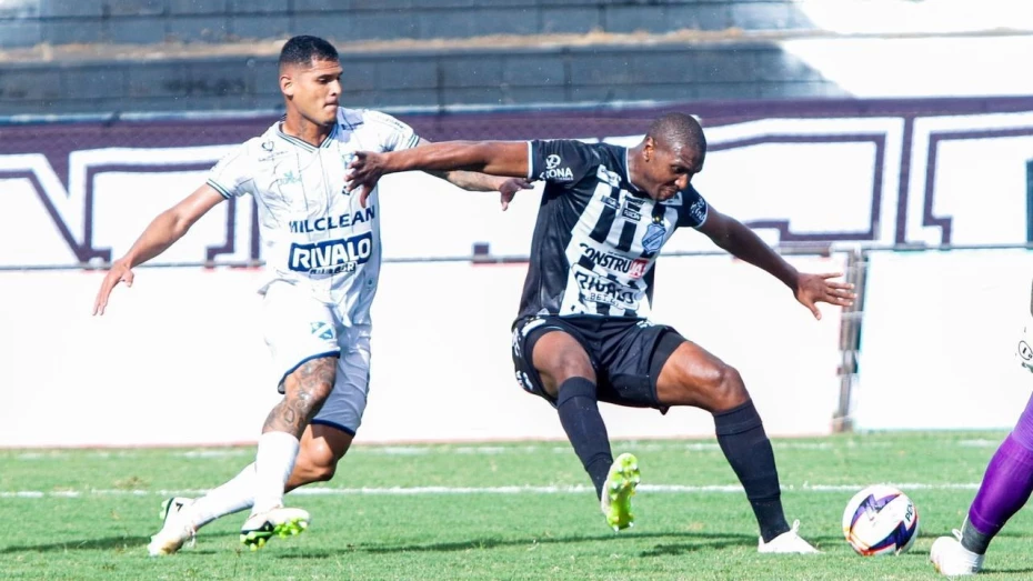 Taubaté, com um a menos, empata com a Inter em Limeira