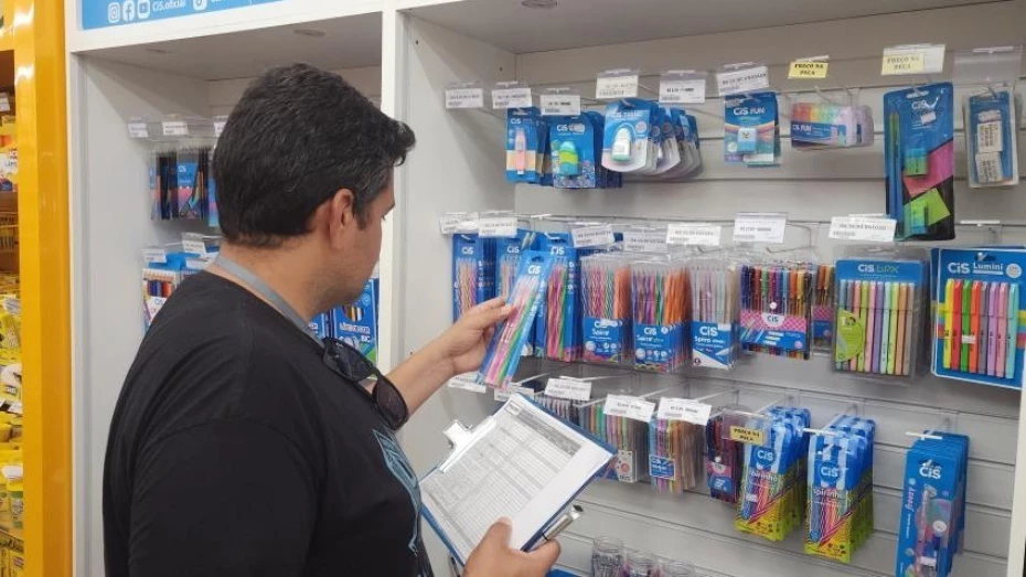 Procon de Taubaté divulga pesquisa de preços de material escolar e orientações à população