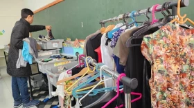 Fundo Social promove Mega Armário Solidário com Troca Verde e distribuição de brinquedos no bairro Santa Fé