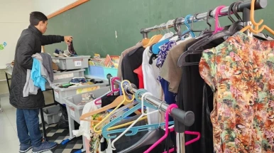 Fundo Social promove Mega Armário Solidário com Troca Verde e distribuição de brinquedos no bairro Santa Fé