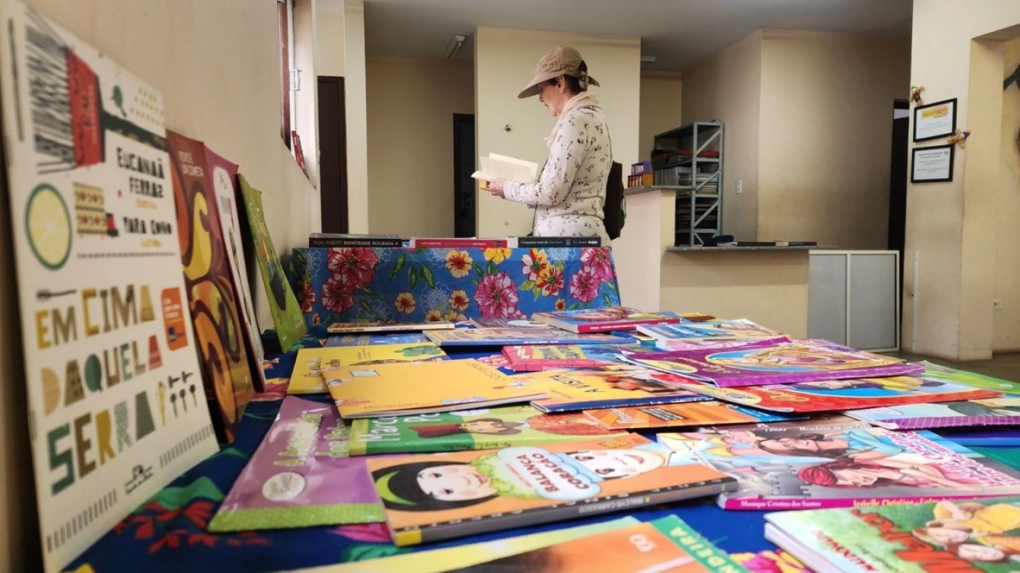 Biblioteca Municipal realiza primeira feira de troca de livros de 2026 nesta sexta-feira (30)