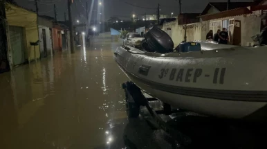 Prefeitura realiza força-tarefa para atendimento à famílias afetadas pela chuva no Santa Tereza
