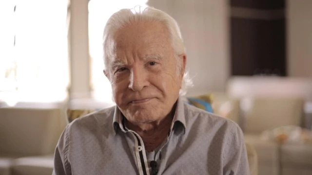 Cid Moreira é homenageado em Taubaté com nome de avenida