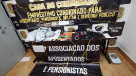 Homem é preso por estelionato com dezenas de cartões bancários de idosos, em Taubaté