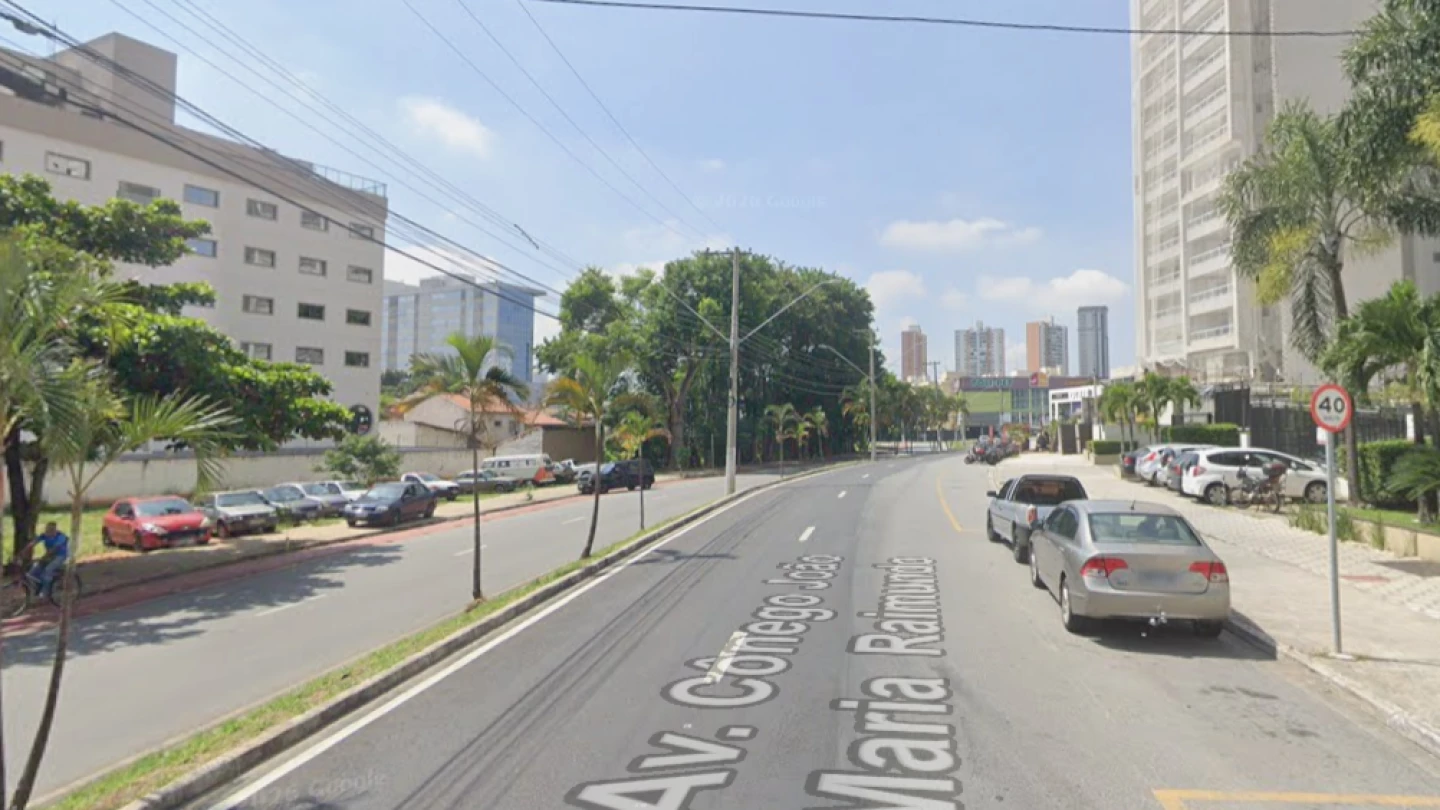 Homem de 55 anos morre após bater motocicleta em poste, em Taubaté