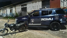 Guarda Civil prende suspeito por tráfico, apreende drogas e recupera motocicleta após denúncia
