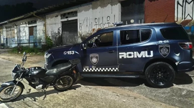 Guarda Civil prende suspeito por tráfico, apreende drogas e recupera motocicleta após denúncia
