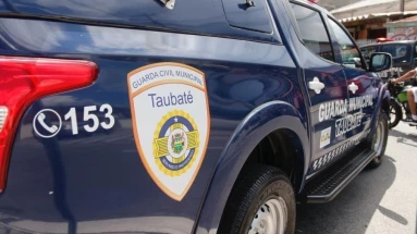 Taubaté: Guarda Civil impede furto, prende suspeito e recupera materiais de construção