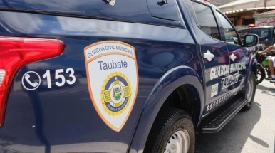 Guarda Civil impede furto, prende suspeito e recupera materiais de construção