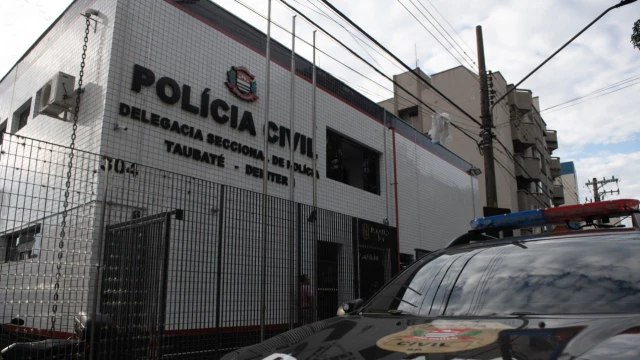 Mulher morre e dois homens ficam feridos em batida entre motos em Taubaté
