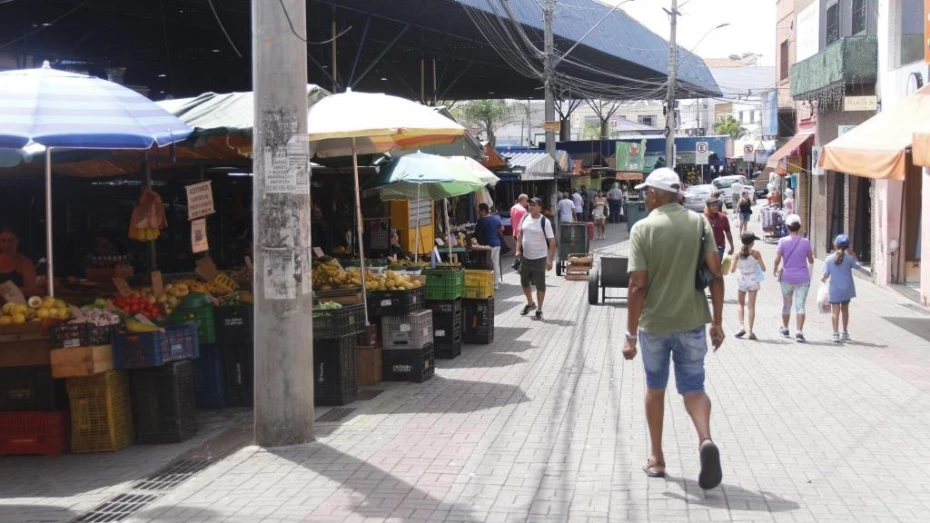 Mercado Municipal realiza feira livre extra nesta quinta-feira (2)
