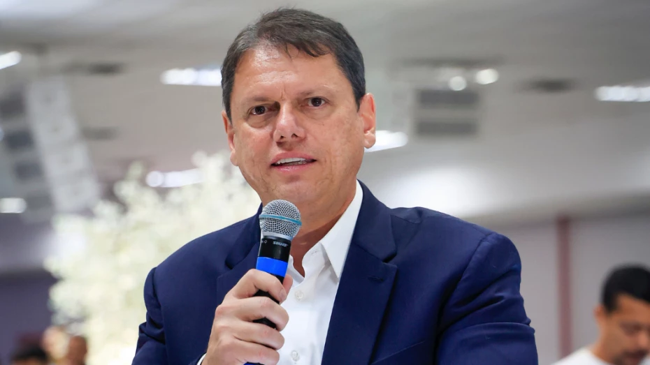 Tarcísio anuncia R$ 15 milhões para ala materno-infantil do HMUT em Taubaté