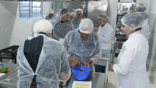 Cozinhalimento abre inscrições para oficina gratuita de aproveitamento integral de alimentos