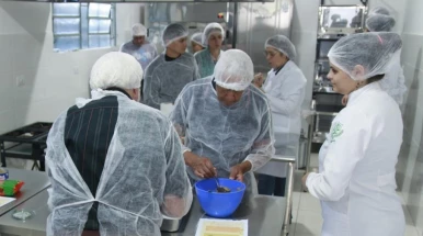 Cozinhalimento abre inscrições para oficina gratuita de aproveitamento integral de alimentos