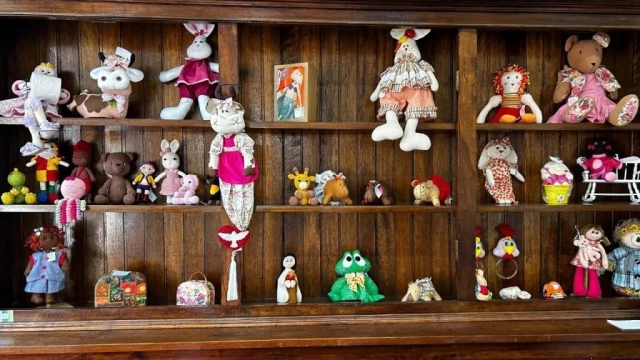 Escola do Trabalho promove feira de artesanato especial de Dia das Mães em Taubaté