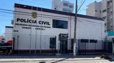 Homem é preso por agredir filhos e ex-companheira em Taubaté