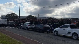 Funcionários da Alstom e Zeentech aprovam estado de greve em Taubaté