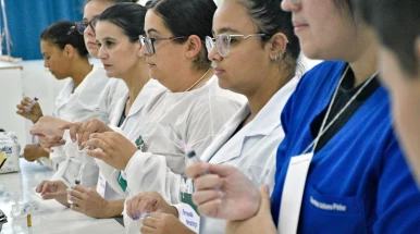 48ª Semana da Enfermagem da UNITAU debate cuidado em saúde