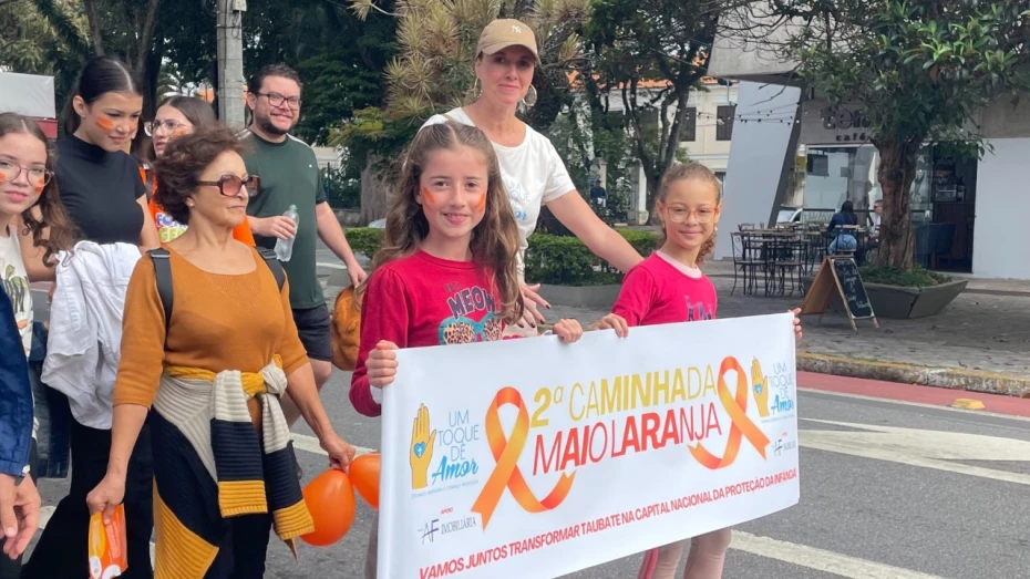 2ª Caminhada do Maio Laranja leva conscientização às ruas de Taubaté