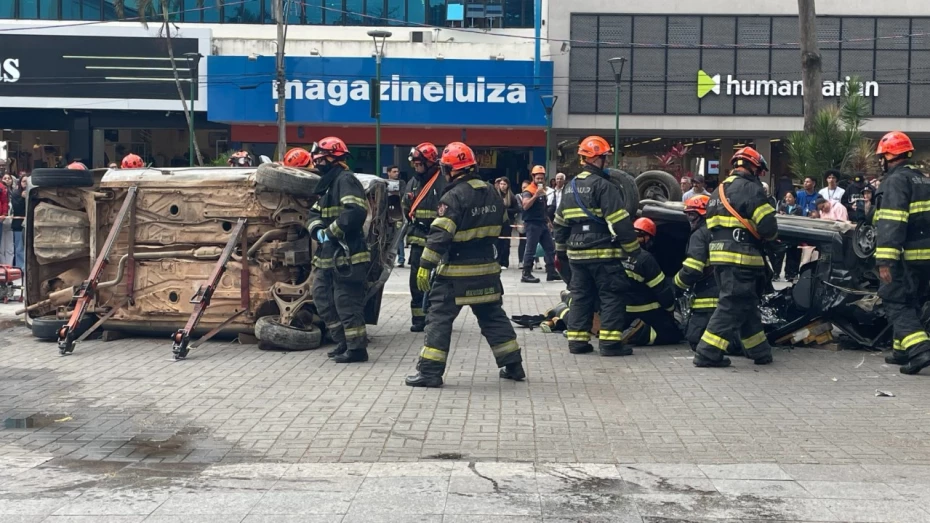 Taubaté encerra Maio Amarelo com simulado de emergência na Praça Dom Epaminondas