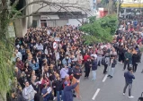 Servidores entram em greve e ato afeta escolas e atendimento na Prefeitura de Taubaté