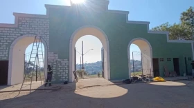 Prefeitura avança com reforma dos portais de acesso do Parque Vale do Itaim em Taubaté