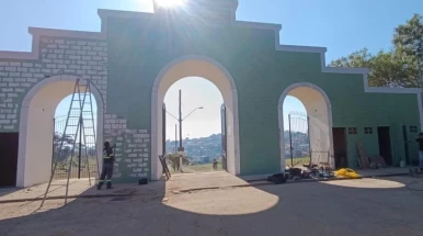 Prefeitura avança com reforma dos portais de acesso do Parque Vale do Itaim em Taubaté