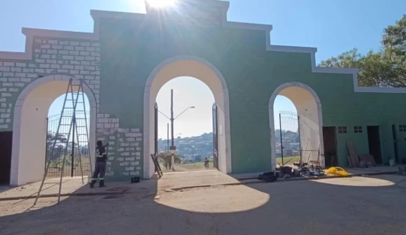 Prefeitura avança com reforma dos portais de acesso do Parque Vale do Itaim em Taubaté